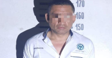 DETIENEN A TAXISTA DE PLAYA DEL CARMEN CON DROGA, TRAS PERSECUCIÓN.